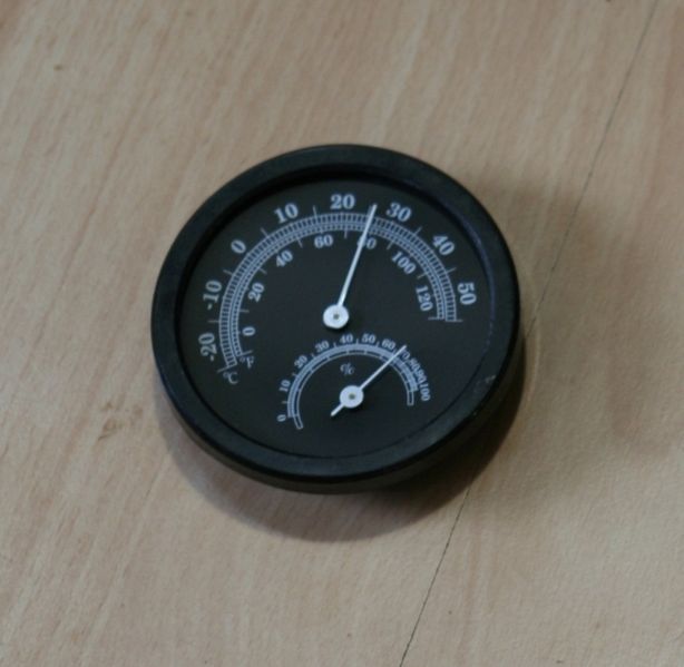 Datei:Thermometer Analog.jpg